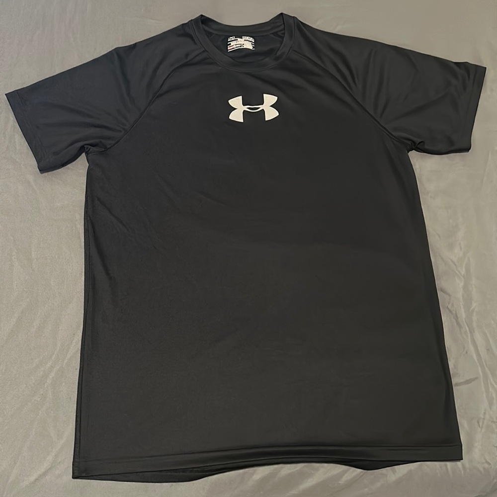 Under Armour Fitted Workout Shirt Medium